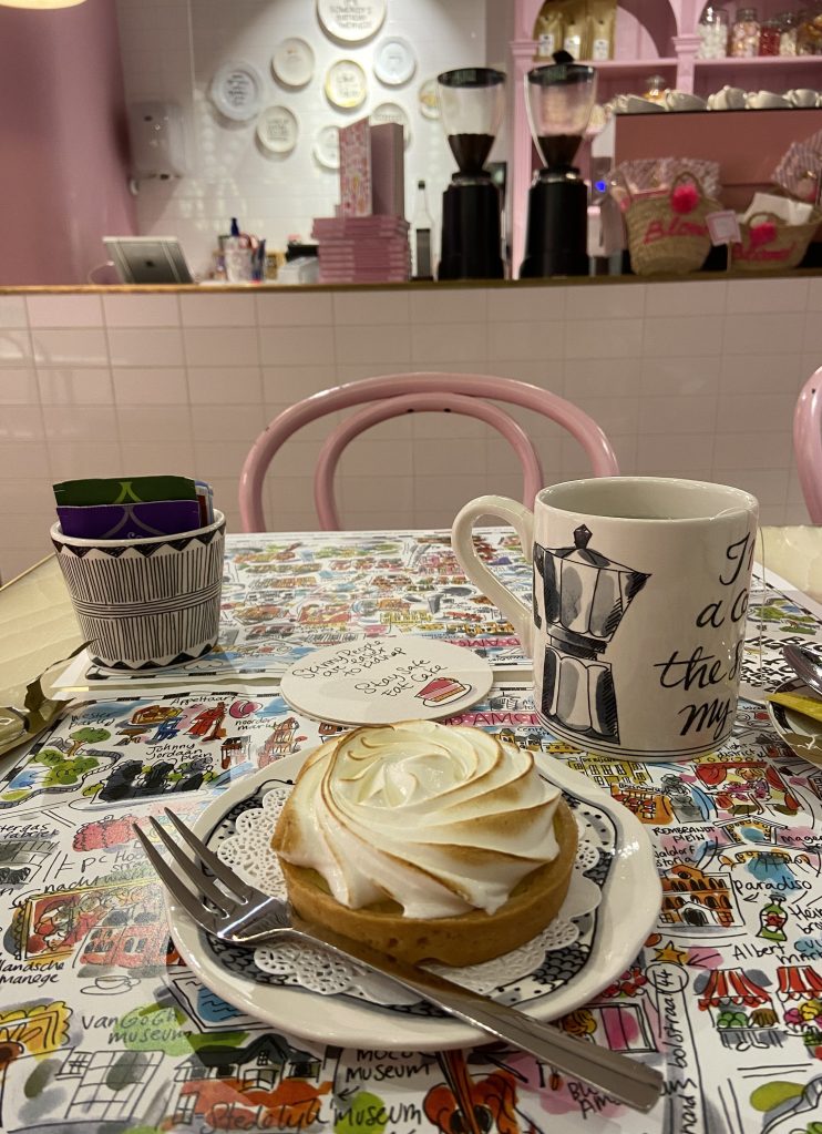 Tartelette citron meringué au Café rose Blond Amsterdam
