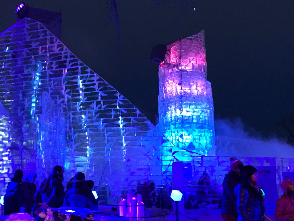 Palais de glace à l'occasion du carnaval de Québec