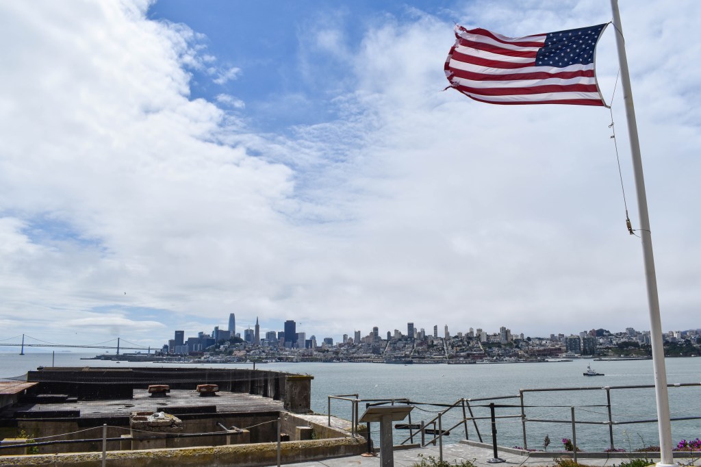 vue depuis l'île de la prison d'alcatraz