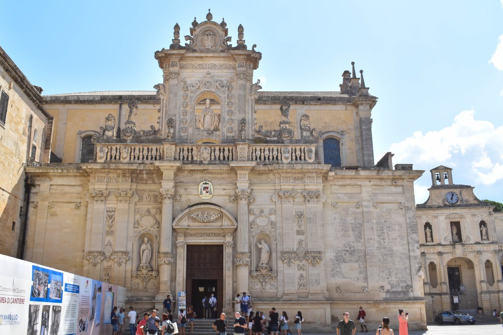 cathédrale de lecce sur la piazza del duomo