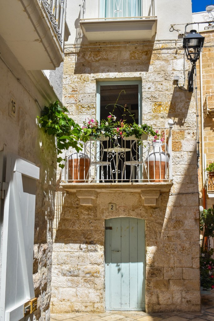 ruelle de Polignano a mare