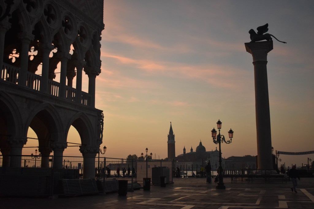 Lever du soleil place Saint-Marc