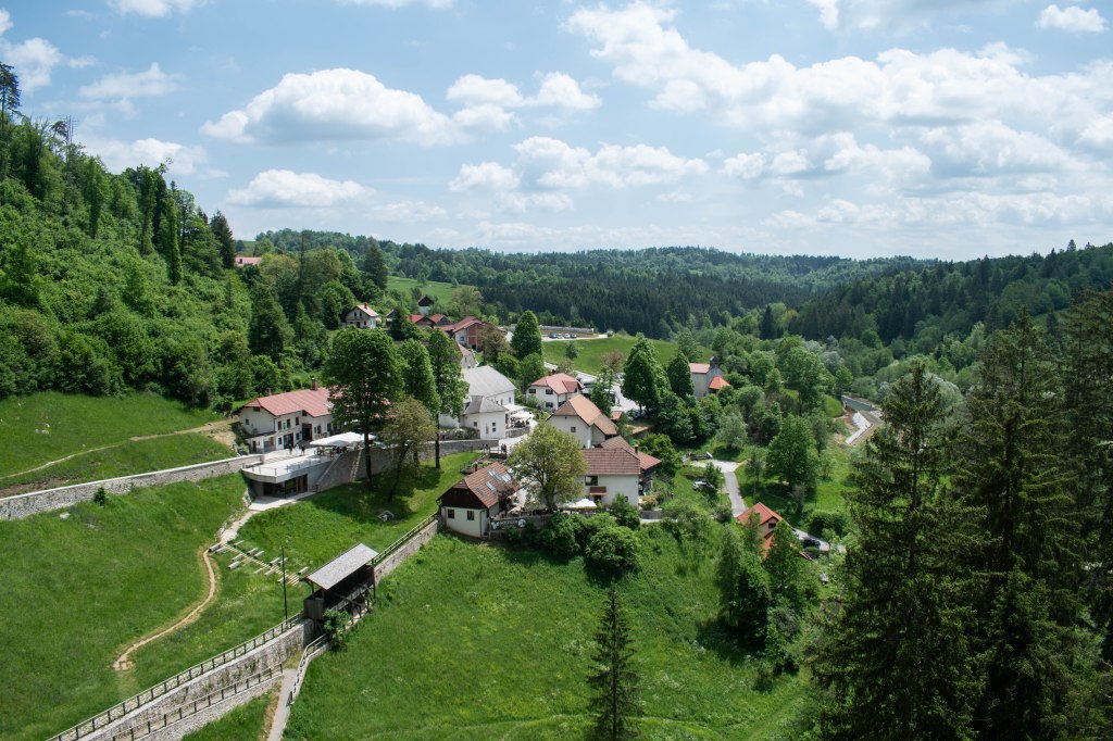 chateau troglodyte de predjama