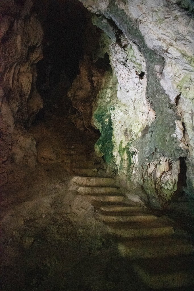 chateau troglodyte de predjama